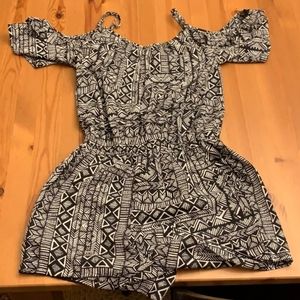 Arizona Jean Company | Black White Ikat Cold Shoulder Romper